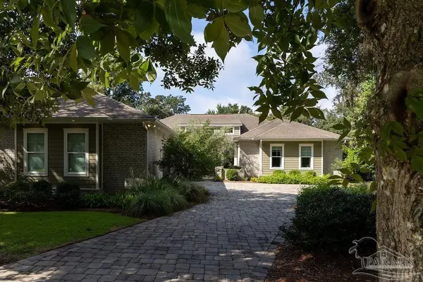 128 Highpoint Dr, Gulf Breeze, FL 32561