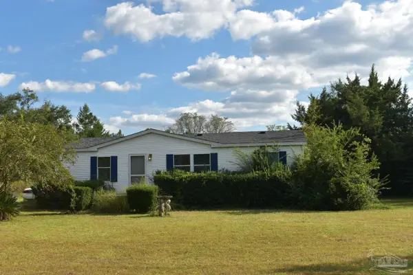 9587 South Trace Rd, Milton, FL 32583