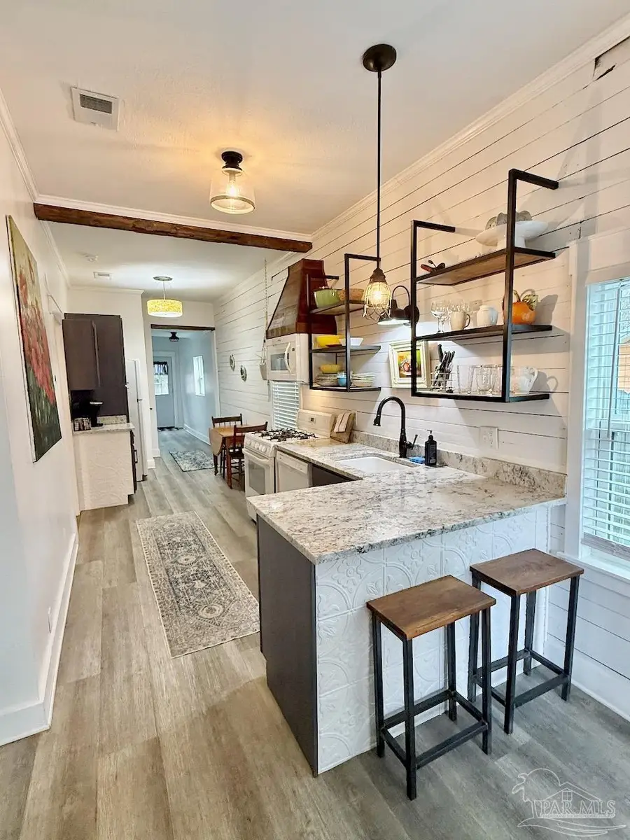 610 W La Rua St, Pensacola, FL 32501 - #3