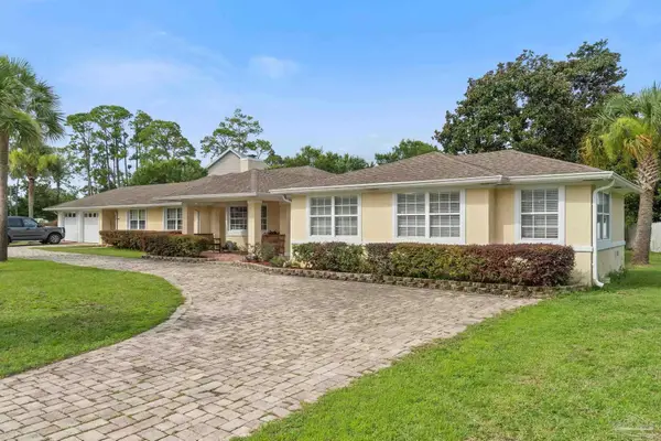 57 Star Lake Dr, Pensacola, FL 32507