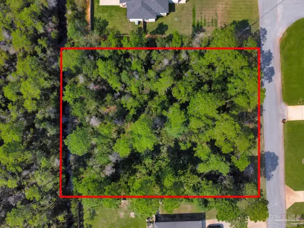 2151 Winfield Dr, Navarre, FL 32566