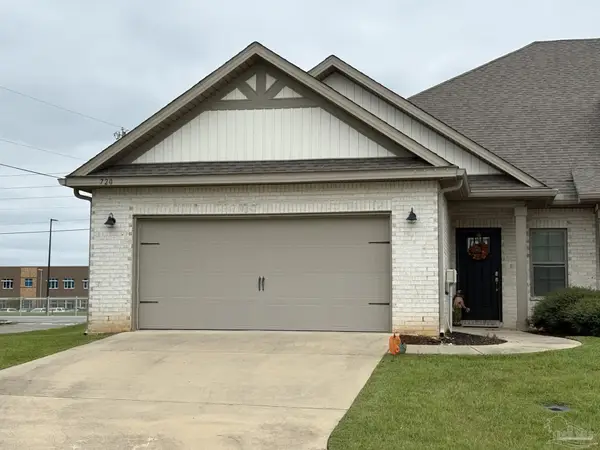 720 Brambling Ct, Cantonment, FL 32533