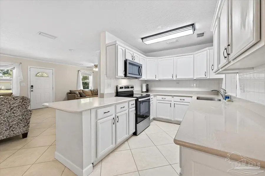 631 Manchester Rd, Fort Walton Beach, FL 32547 - #3