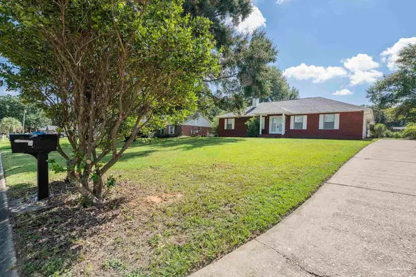 1009 Rachel Cir, Cantonment, FL 32533