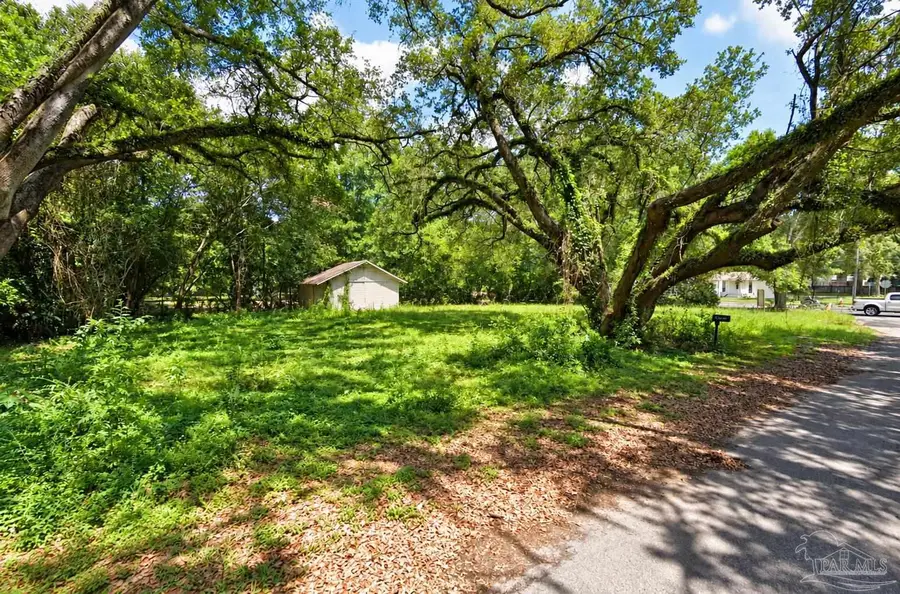 808 Cary Memorial Dr, Pensacola, FL 32505 - #2
