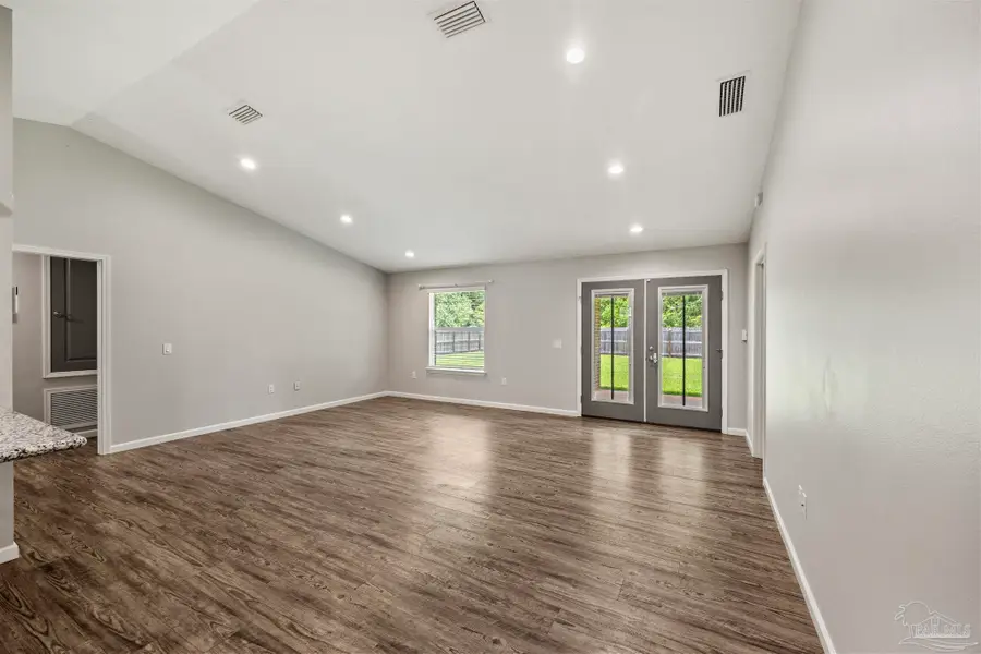 5622 Riviera Dr, Milton, FL 32583 - #2