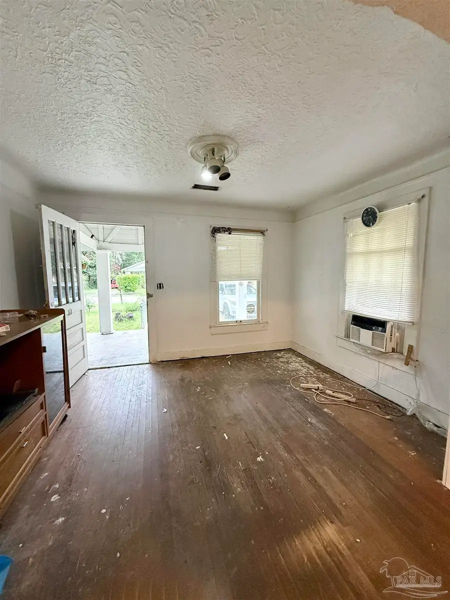 204 N E St, Pensacola, FL 32502 - #3