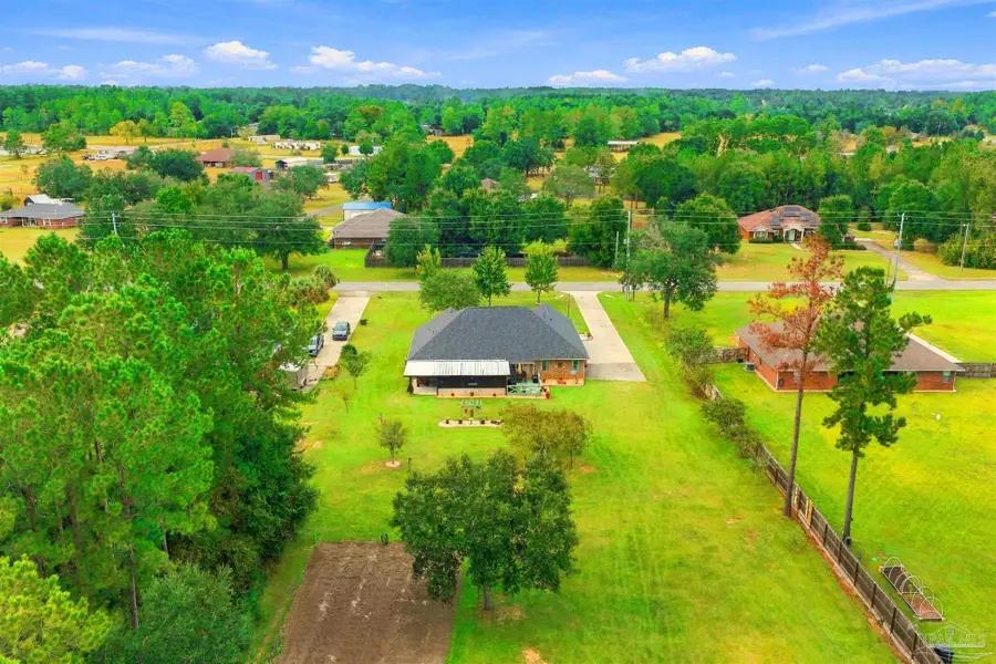 9915 Nichols Lake Rd, Milton, FL 32583 - #3