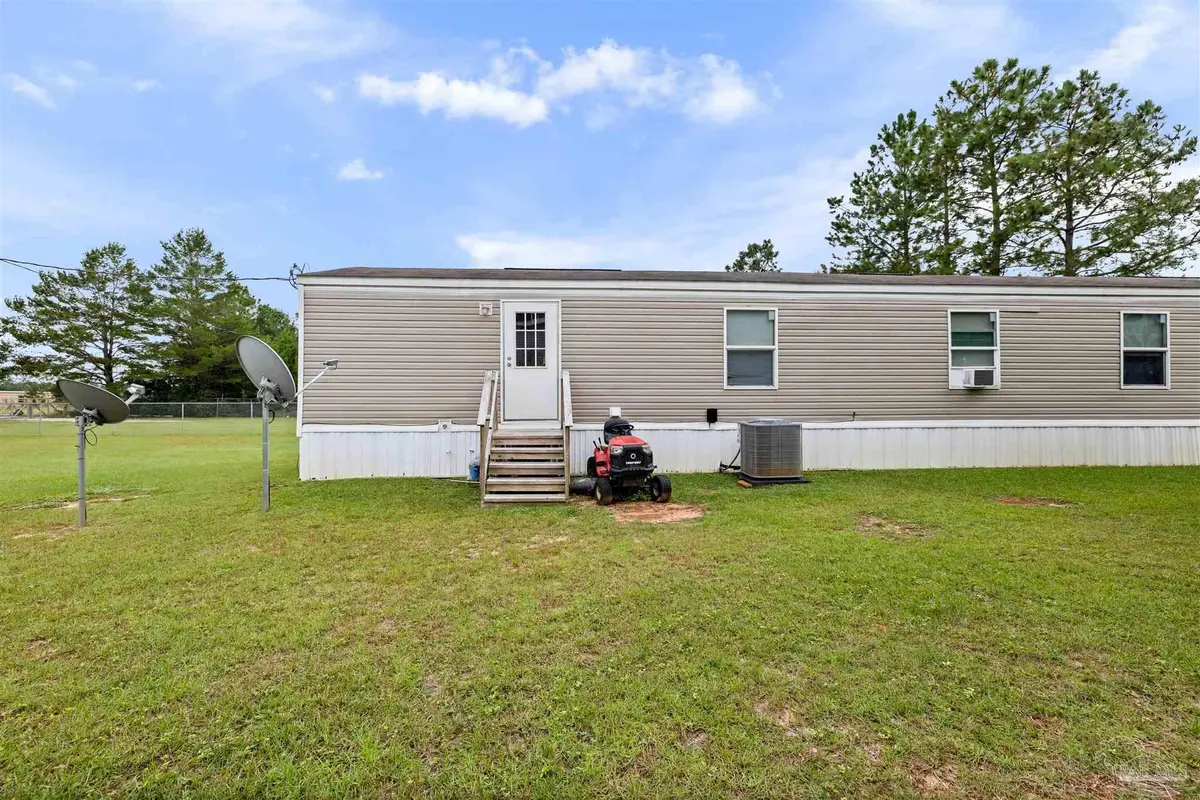 4619 Thoroughbred Dr, Milton, FL 32583 - #1