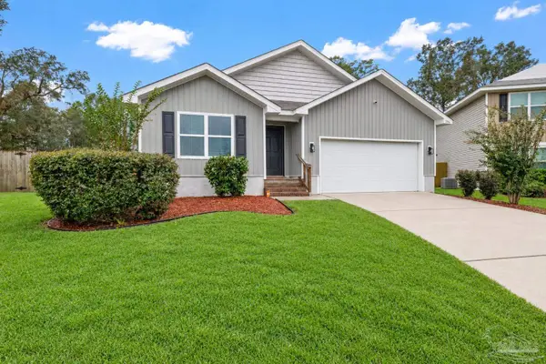 5886 Blackhorse Cir, Pensacola, FL 32526