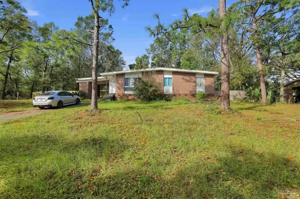 5063 Springhill Dr, Pensacola, FL 32503