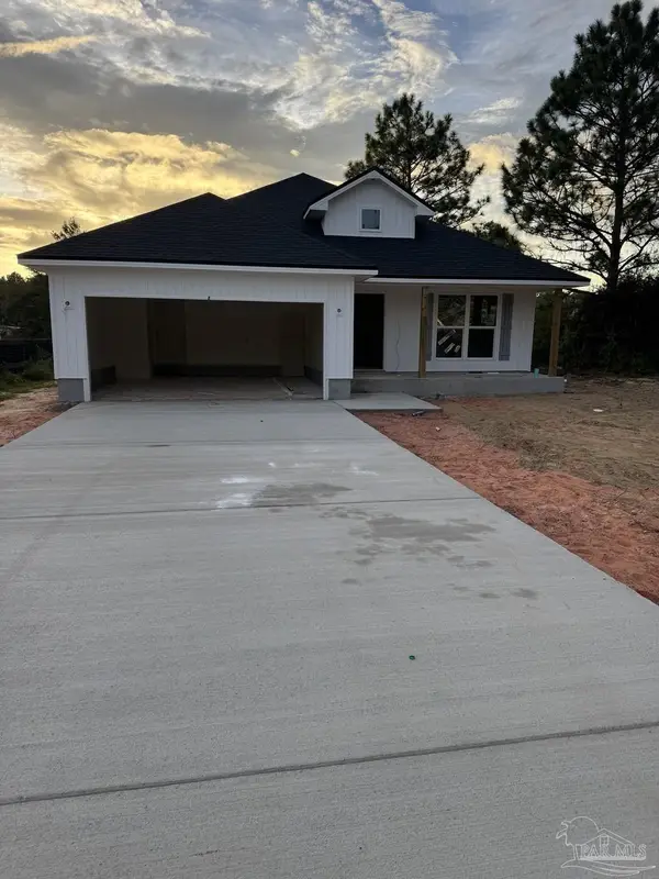 10098 American Farms Rd, Milton, FL 32583