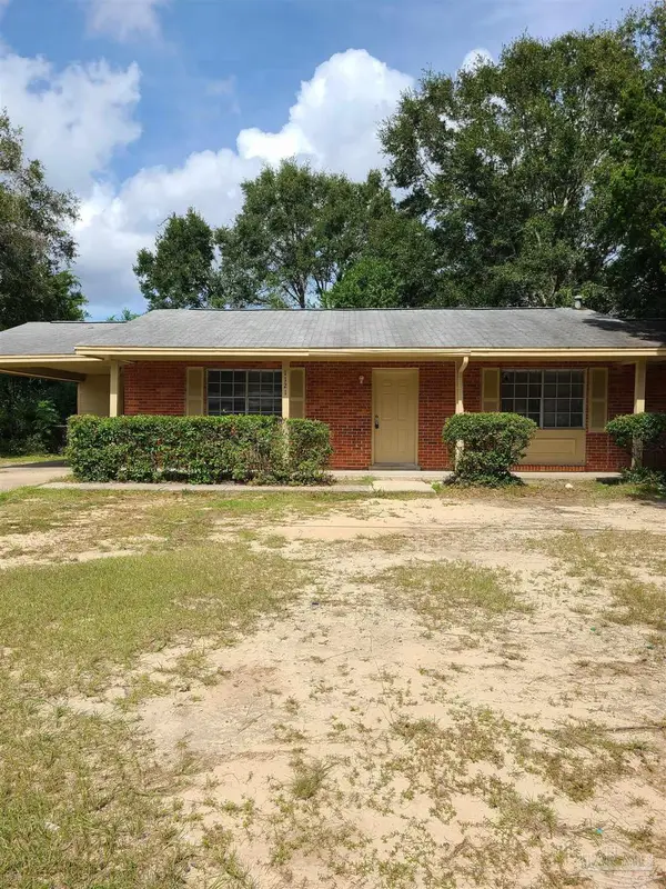 1121 Webster Dr, Pensacola, FL 32505