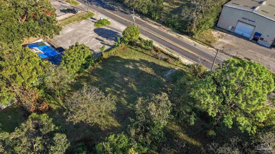 598 Massachusetts Ave, Pensacola, FL 32505 - #2