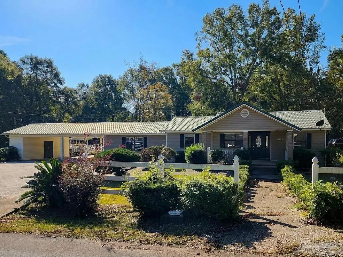162 Fennell St, Atmore, AL 36502 - #1