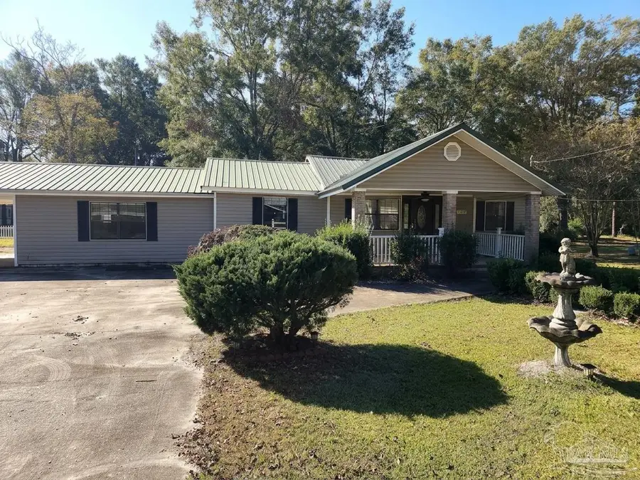 162 Fennell St, Atmore, AL 36502 - #2