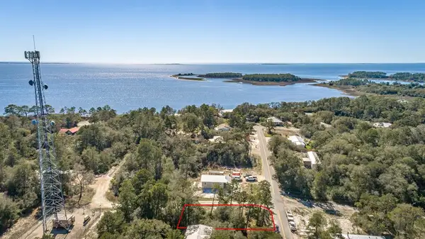 510 Se 7th St, Carrabelle, FL 32322
