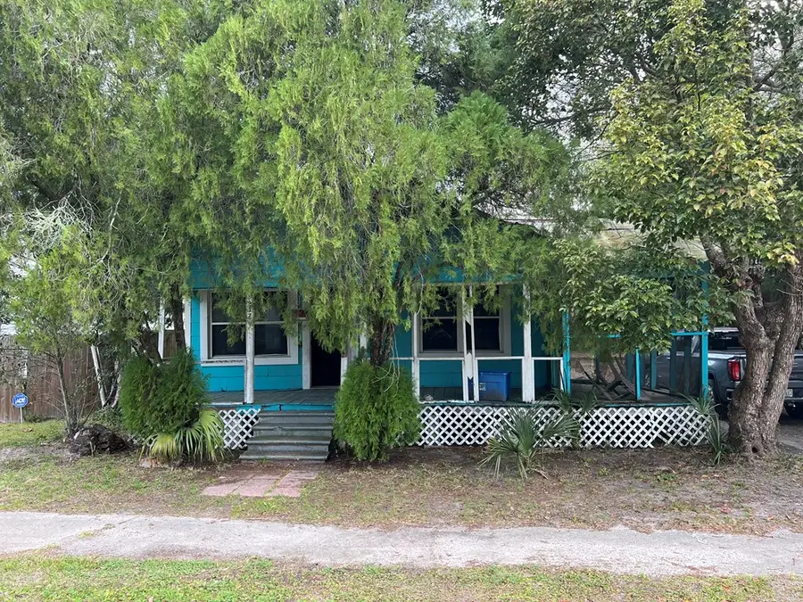 237 12th St, Apalachicola, FL 32320 - Image #2