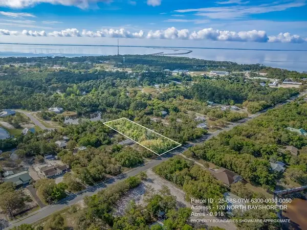 120 N Bay Shore Dr, Eastpoint, FL 32328