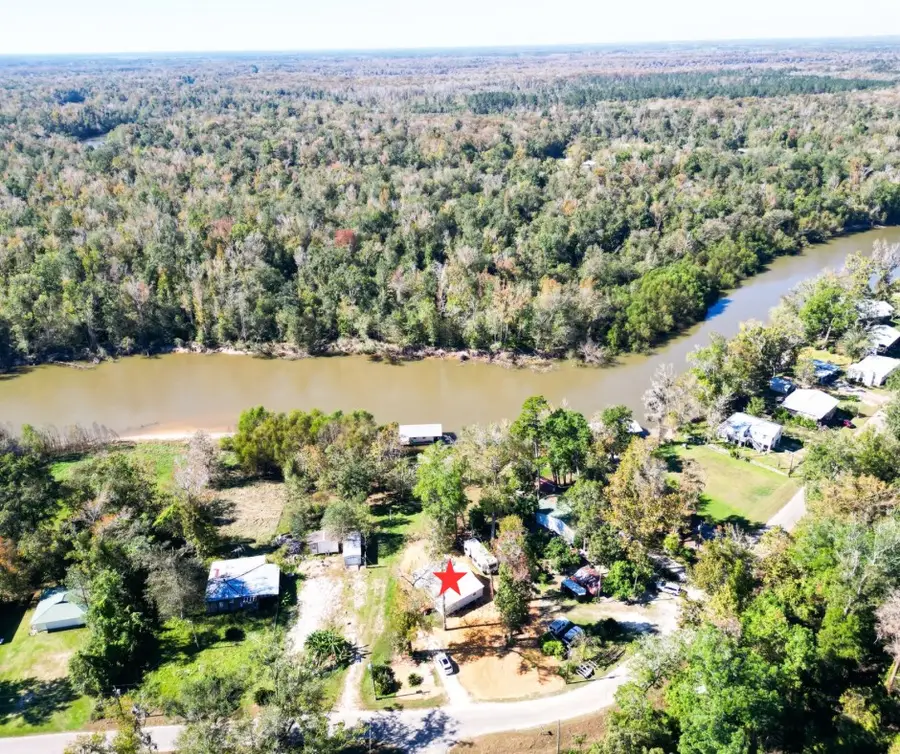 391 Byrd Parker Dr, Wewahitchka, FL 32465 - Image #2