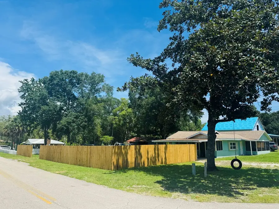 1012 Nw Ave C, Carrabelle, FL 32322 - Image #2