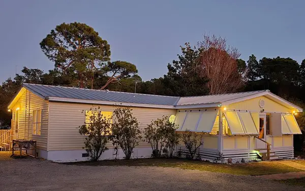 34 S Bay Shore Dr, Eastpoint, FL 32328