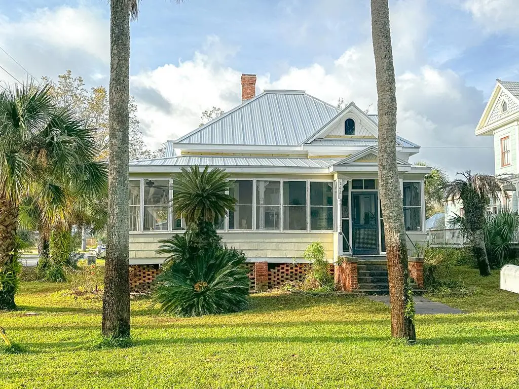 142 4th St, Apalachicola, FL 32320 - Image #1