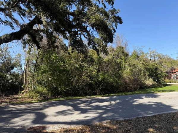 200/210 5th St, Apalachicola, FL 32320