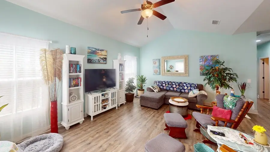 105 Saunders Cir, Port Saint Joe, FL 32456 - Image #2