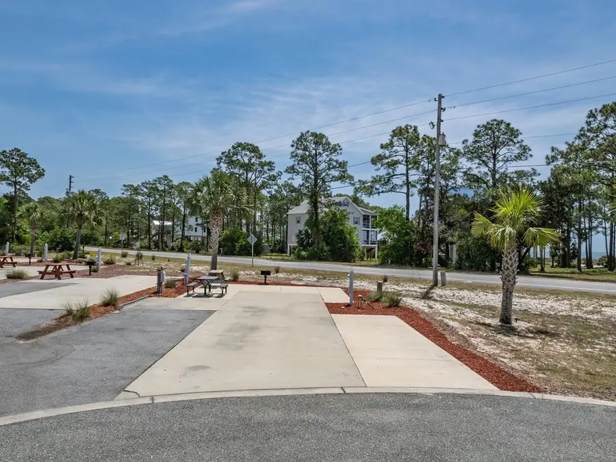 110 Haven Ct, Carrabelle, FL 32322 - Image #2