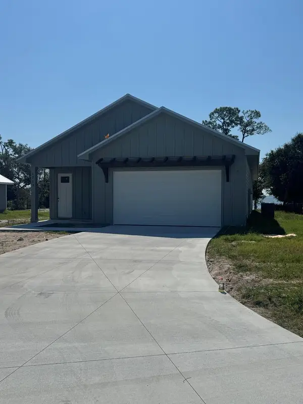 1713 St George's Ct, Eastpoint, FL 32328