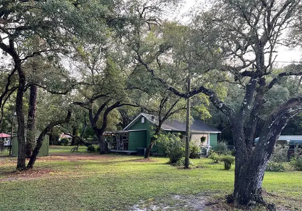 578 Brownsville Rd, Apalachicola, FL 32320