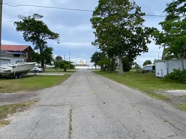 208 12th St, Port Saint Joe, FL 32456 - Image #3