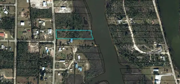 536 N Canal Dr, Port St. Joe, FL 32456