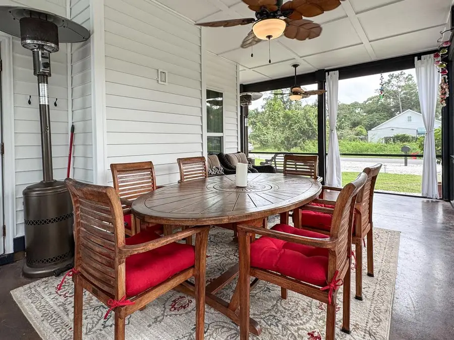 242 15th St, Apalachicola, FL 32320 - Image #3