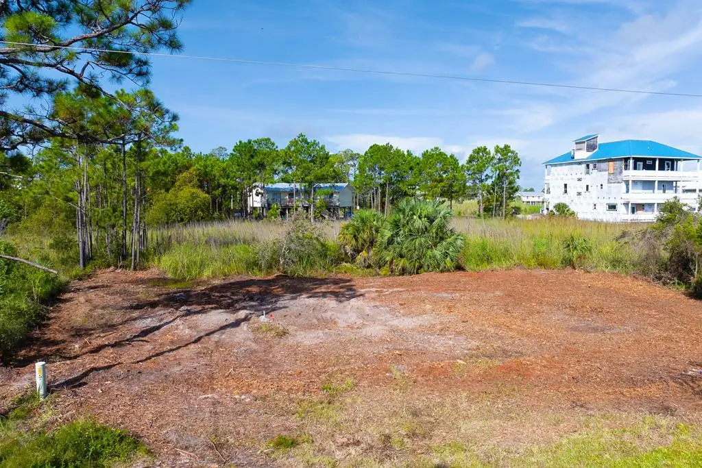 304 Bledsoe St, Saint George Island, FL 32328 - Image #1