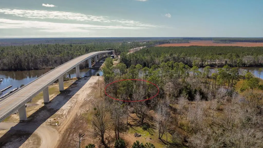 257 Pridgeon Rd, Wewahitchka, FL 32465 - Image #1