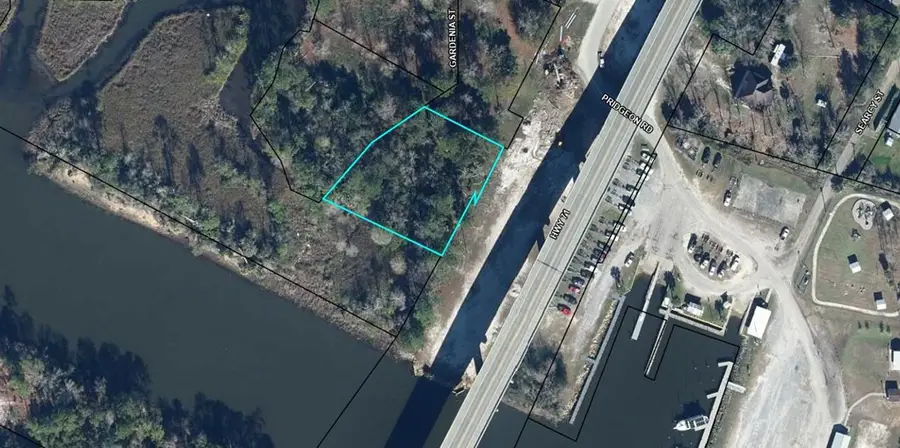 257 Pridgeon Rd, Wewahitchka, FL 32465 - Image #2