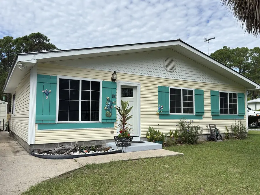 110 Franklin St, Carrabelle, FL 32323 - Image #2