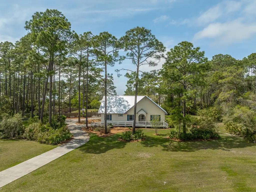 301 Sweet Bay Cir, Eastpoint, FL 32328 - Image #1