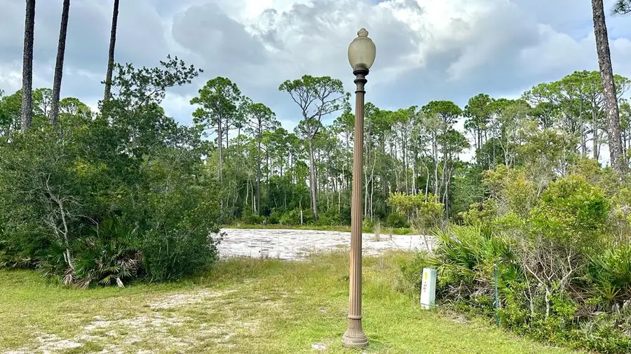 305 Sweet Bay Cir, Eastpoint, FL 32328 - Image #2