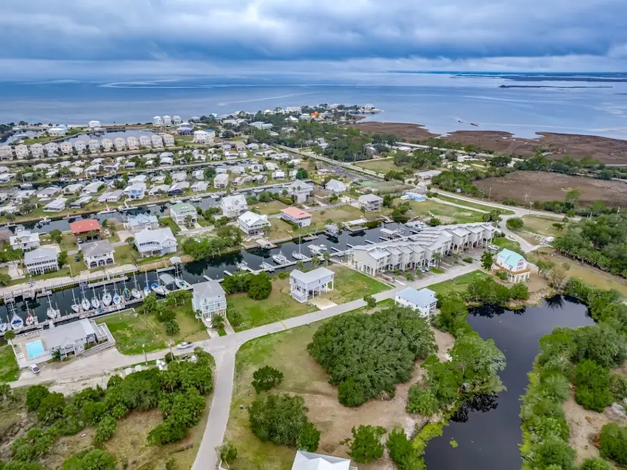 49 Harbour Point Dr, Crawfordville, FL 32327 - Image #2