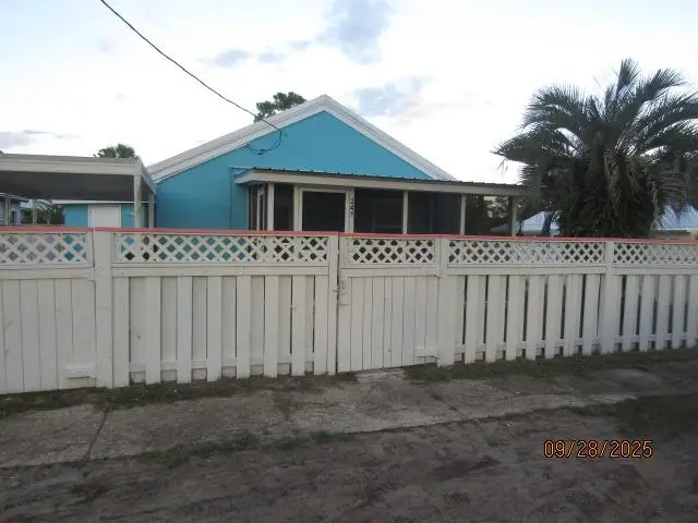 24 Parker Ave #1, Carrabelle, FL 32322 - Image #1