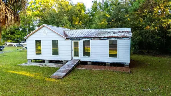 257 Hatfield St, Eastpoint, FL 32328