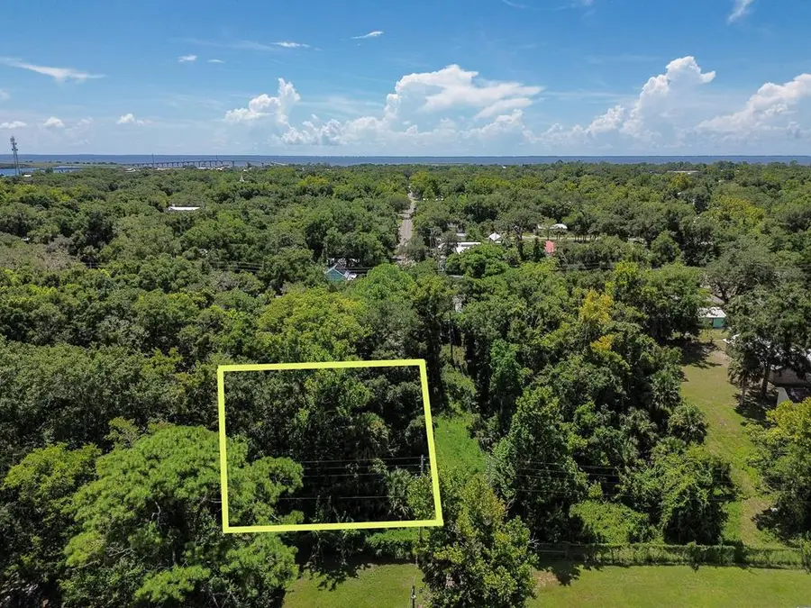 247 8th St, Apalachicola, FL 32320 - Image #2