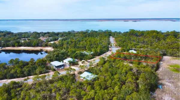 125 Lakes On The Bluff Dr, Eastpoint, FL 32328