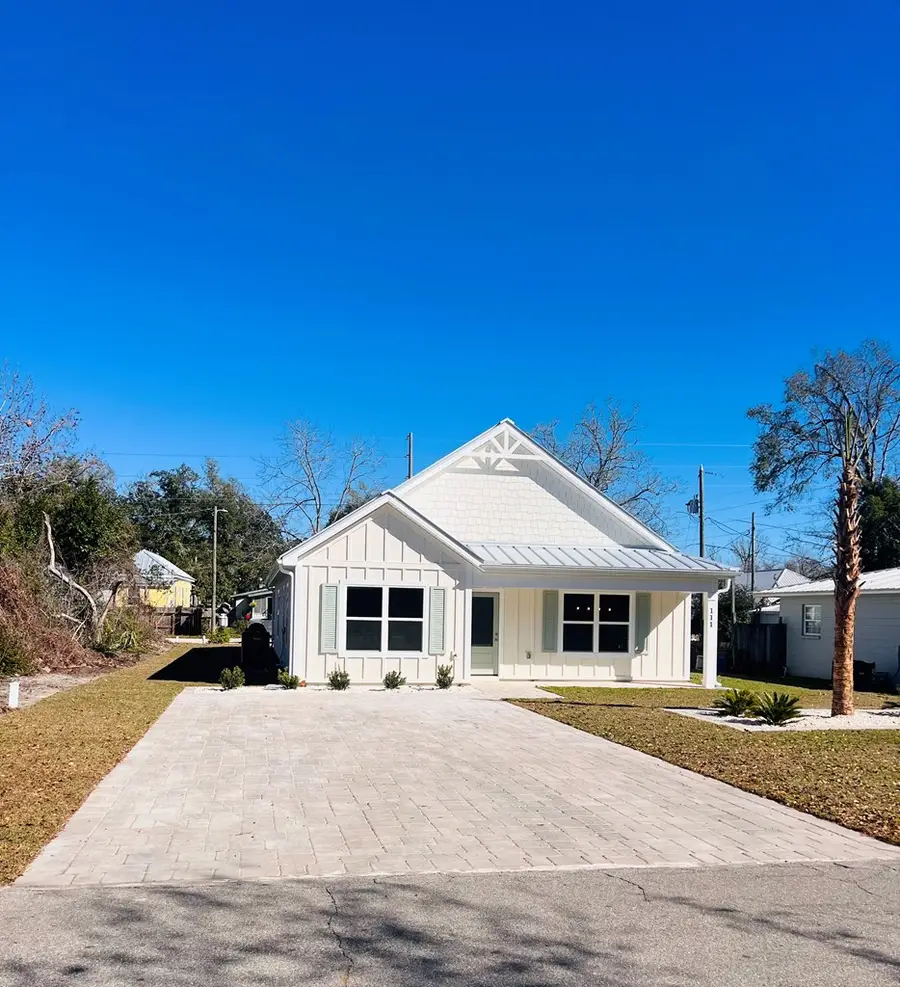 111 11th St, Apalachicola, FL 32320 - Image #2