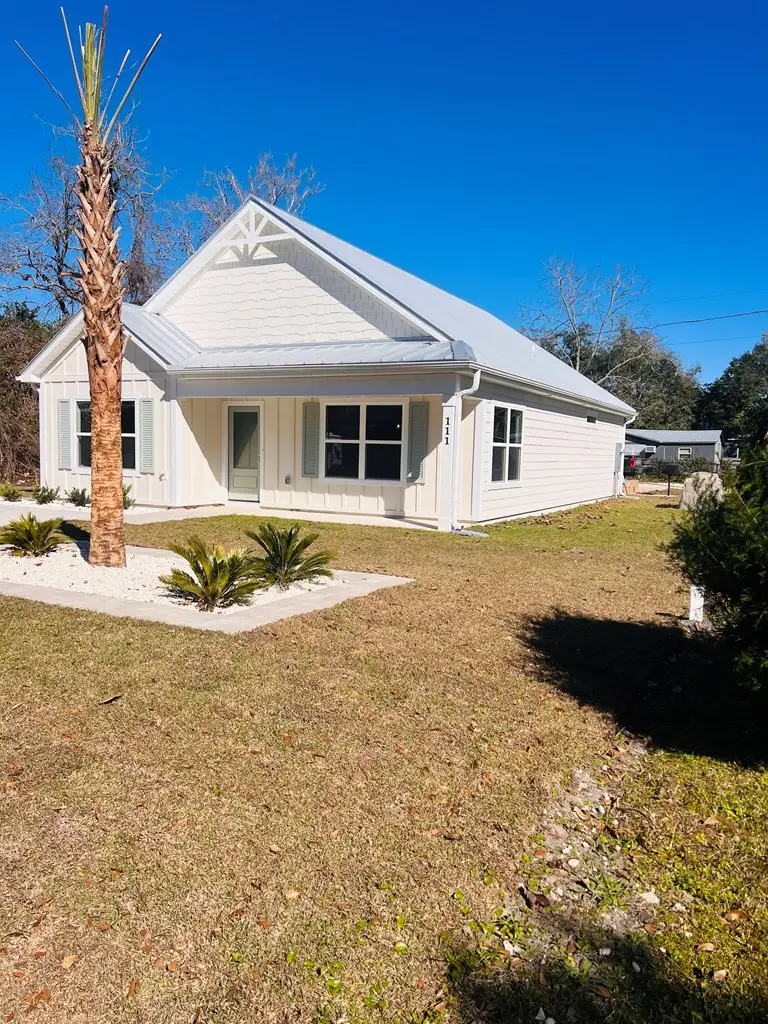 111 11th St, Apalachicola, FL 32320 - Image #3