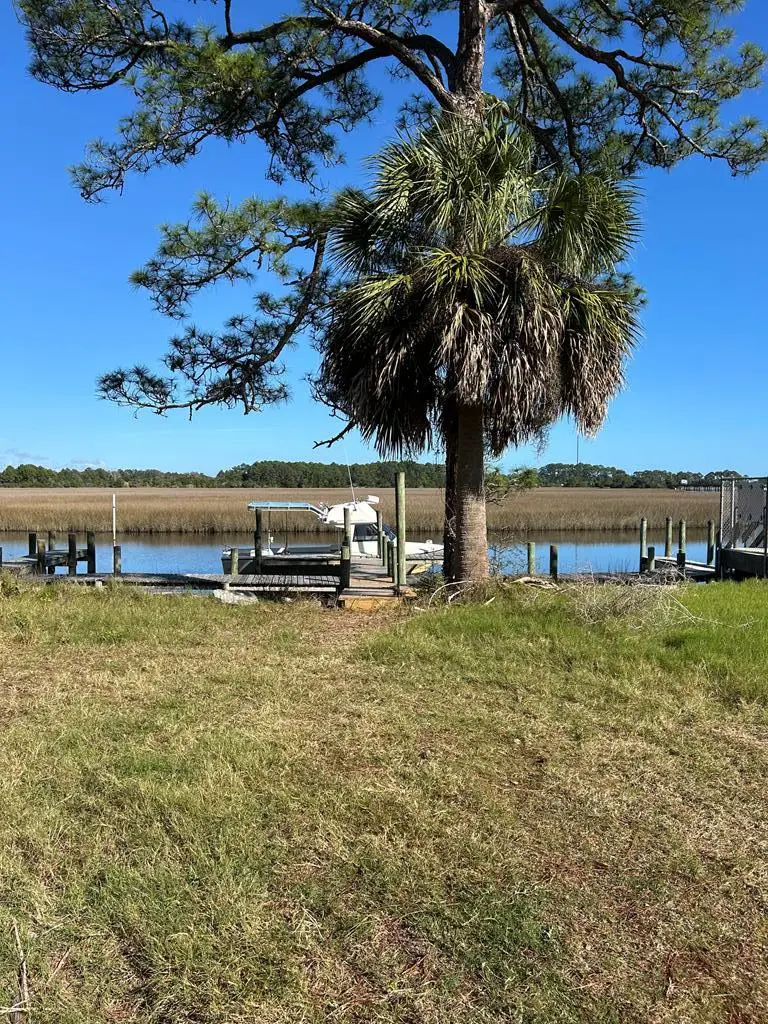 1562 Carraway Ct, Carrabelle, FL 32322 - Image #2
