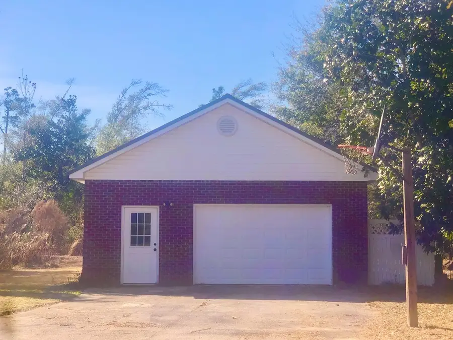 211 Highland Dr, Wewahitchka, FL 32465 - Image #2